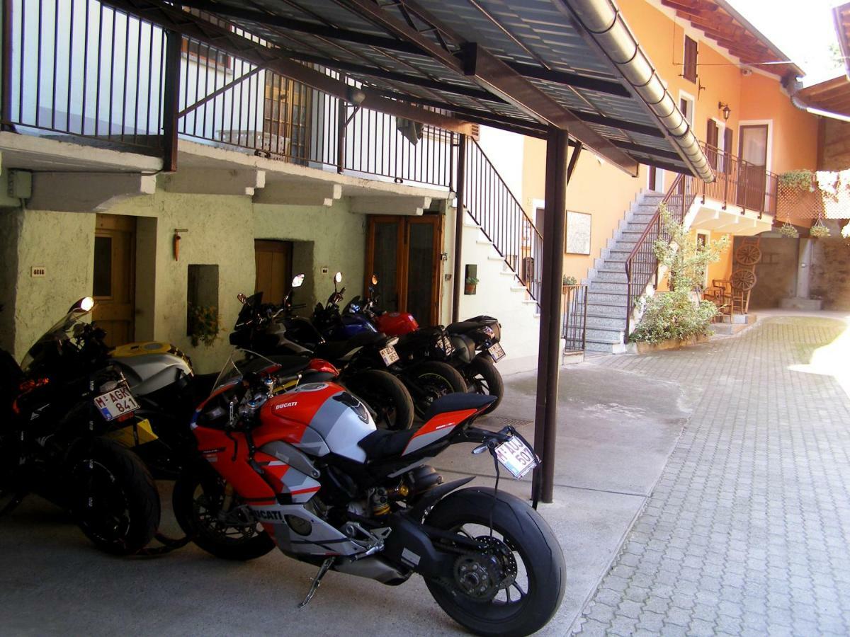 L'Antico Borgo Rooms Rental Caprie Exterior foto